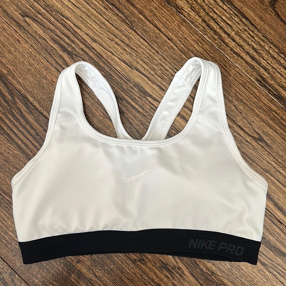 White Nike Pro Sports Bra